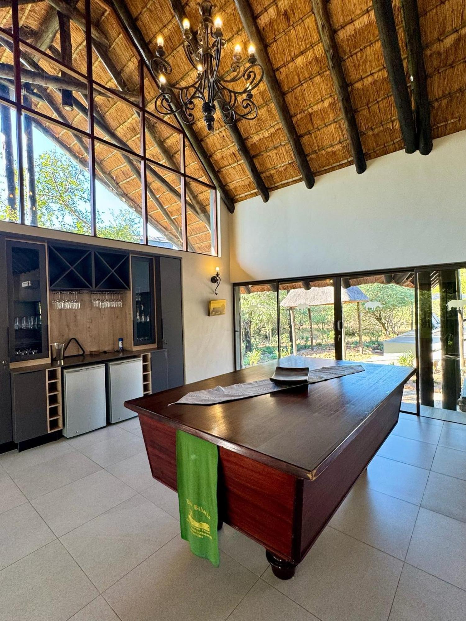 Pangolin Game Lodge - Self Catering, Incl 2 Game Drives Per Day Matlhagame 外观 照片