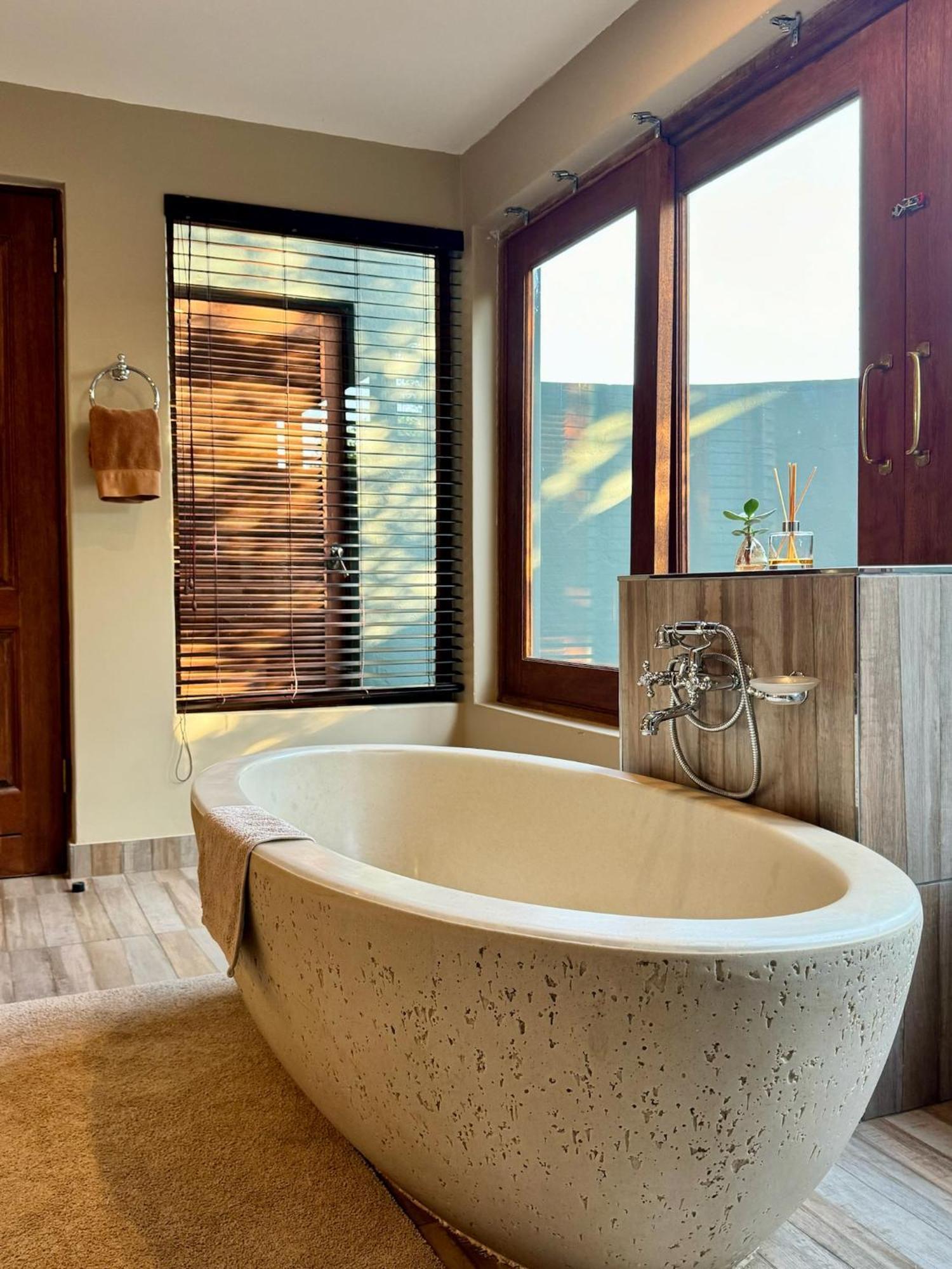 Pangolin Game Lodge - Self Catering, Incl 2 Game Drives Per Day Matlhagame 外观 照片